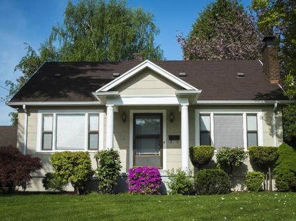 house with a nice garden 